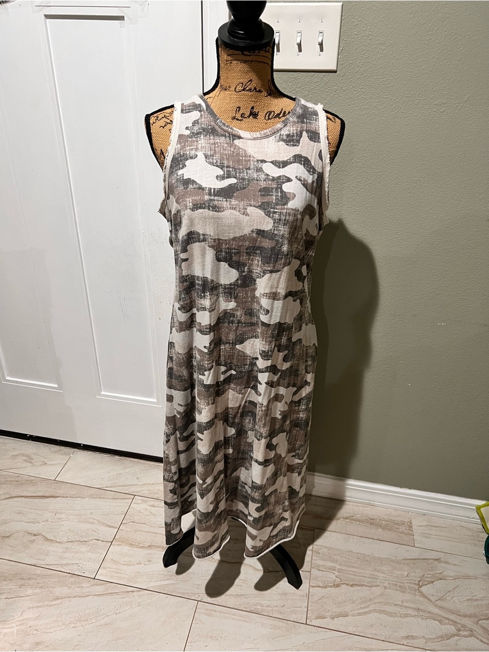 Women's Cato Camo Sleeveless Midi Dress Medium 100% Cotton